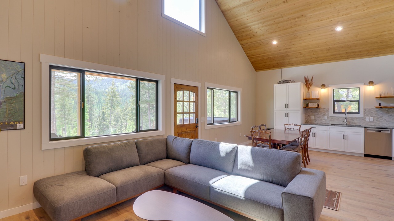 Photo of Livingroom in Lakeside