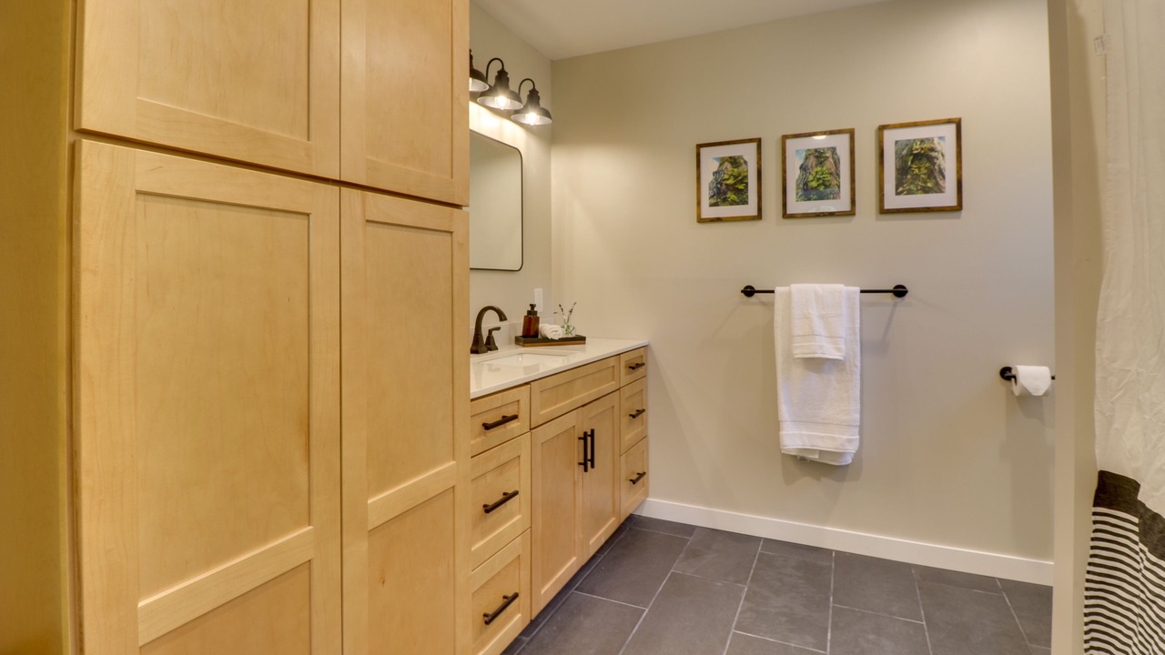Photo of Bathroom in Lakeside