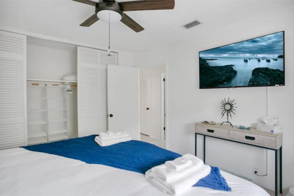 Photo of Bedroom in Lake Clarke Shores
