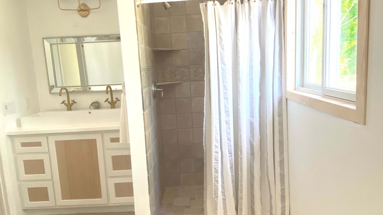 Photo of Bathroom in Cove - East Side - Shippan