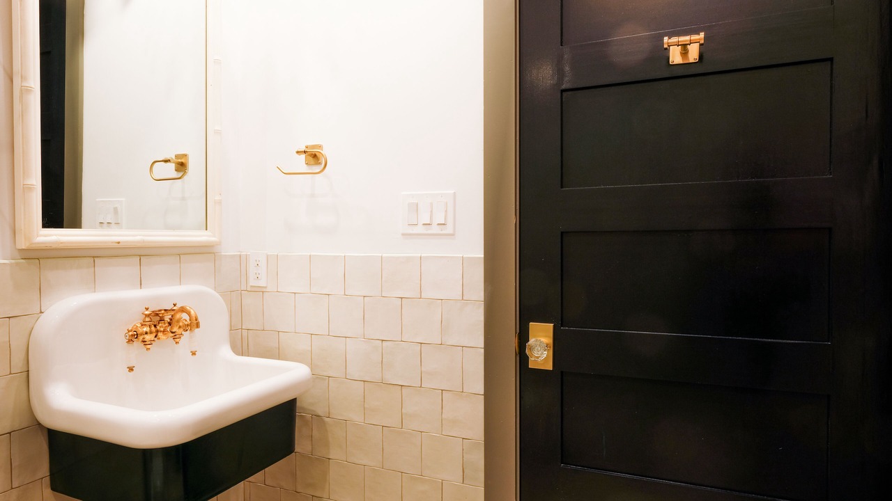 Photo of Bathroom in Irish Channel