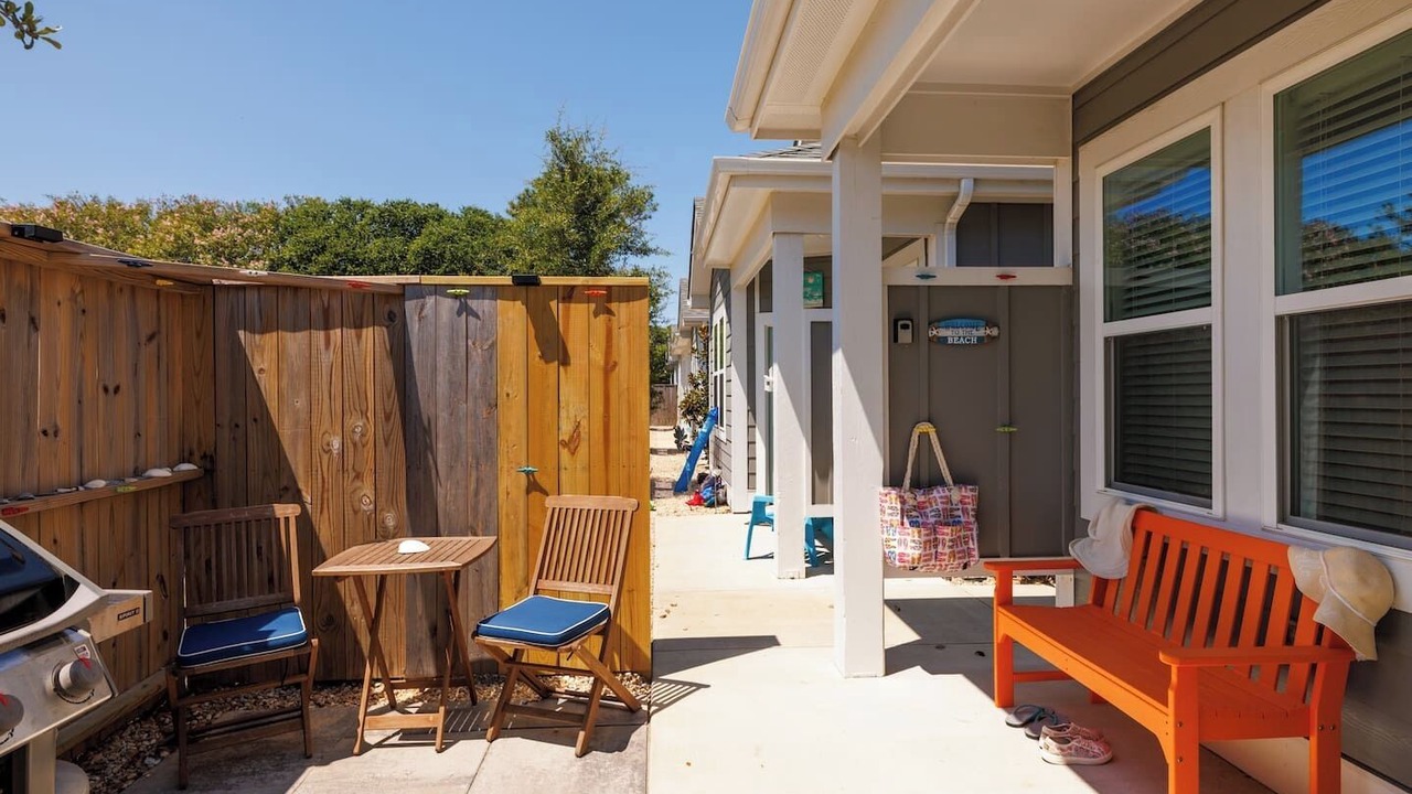 Photo of Outdoor in Corolla Light