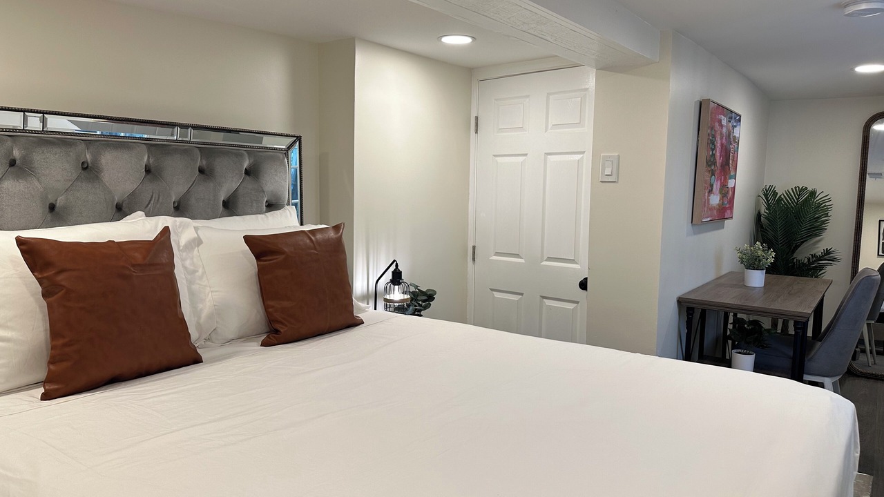 Photo of Bedroom in Mid-City