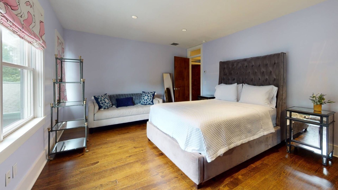 Photo of Bedroom in Newtown