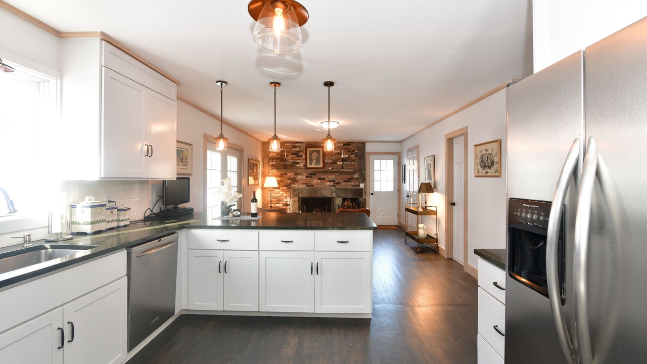 Photo of Livingroom in Roxbury