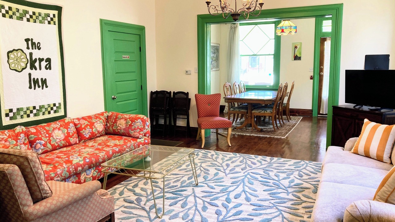 Photo of Livingroom in Mid-City