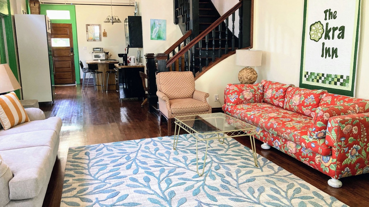 Photo of Livingroom in Mid-City