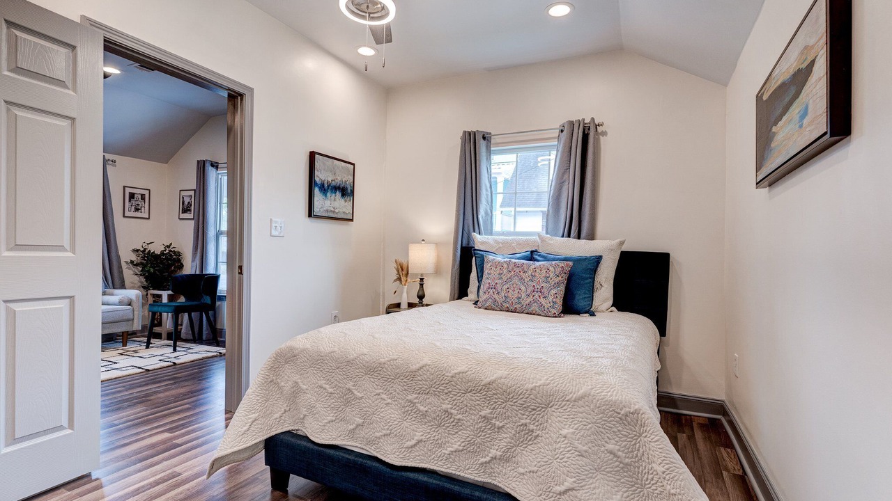 Photo of Bedroom in Freret