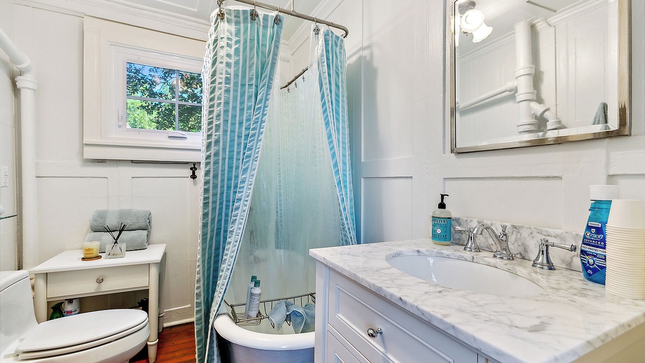 Photo of Bathroom in Uptown Historic District