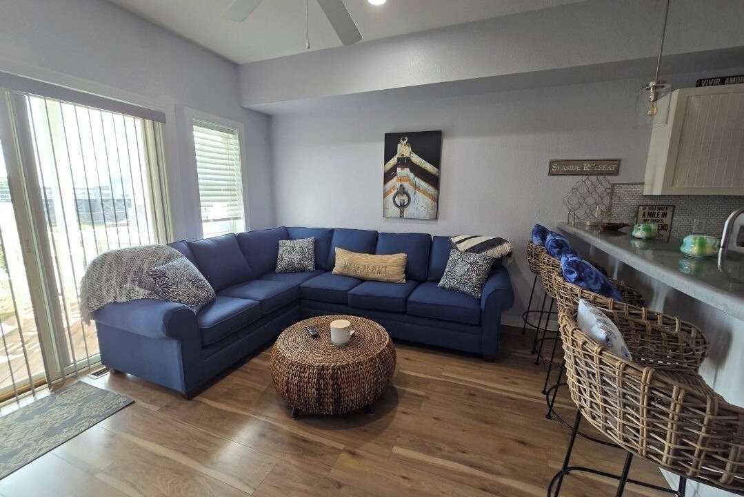 Photo of Livingroom in Bermuda Bay