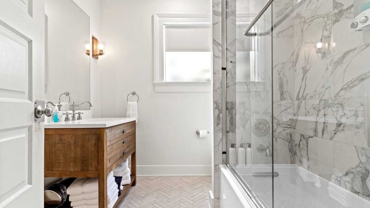 Photo of Bathroom in Uptown Historic District