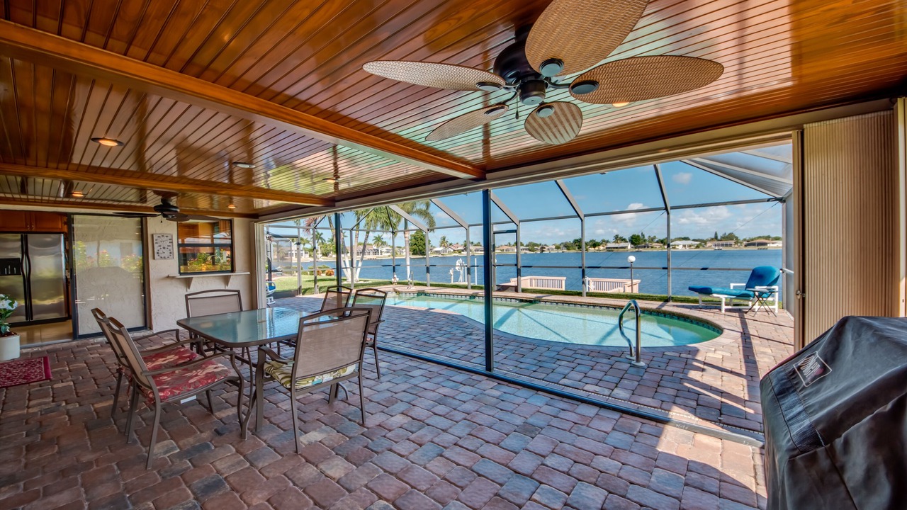 Photo of Outdoor in Pelican