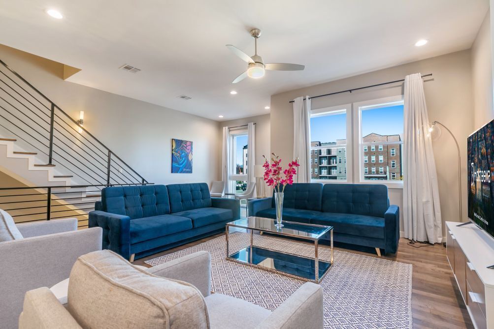 Photo of Livingroom in Mid-City