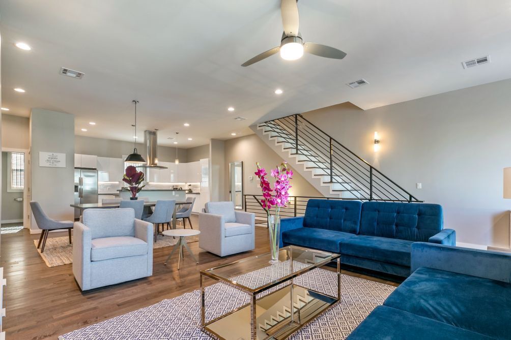 Photo of Livingroom in Mid-City