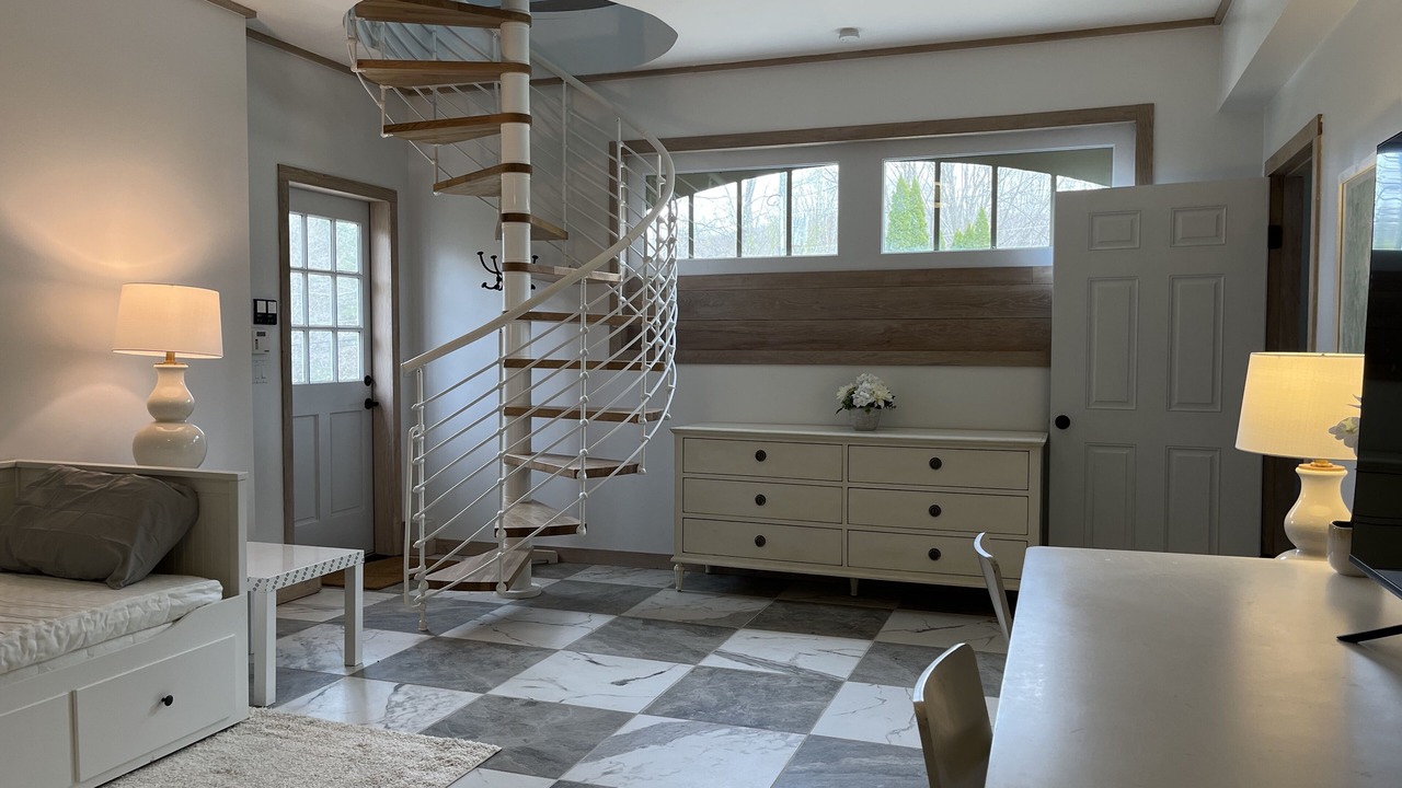 Photo of Bedroom in Roxbury