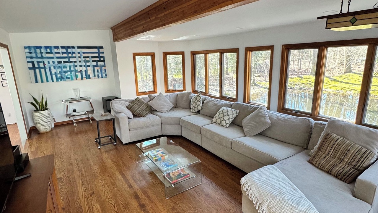 Photo of Livingroom in Norwalk