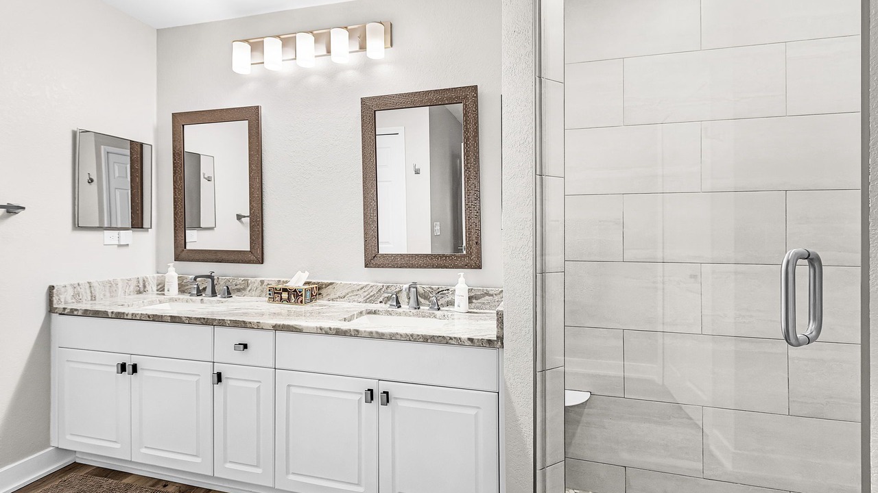 Photo of Bathroom in Trafalgar