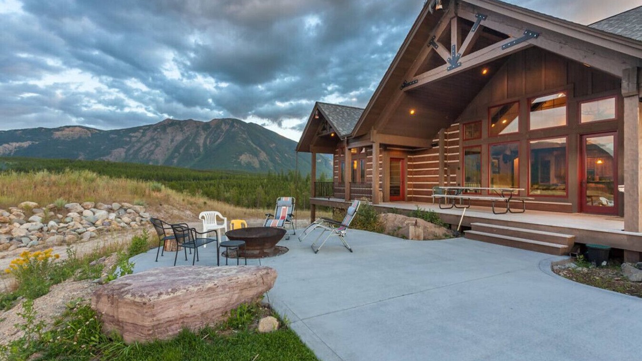 Photo of Patio Balcony in West Glacier