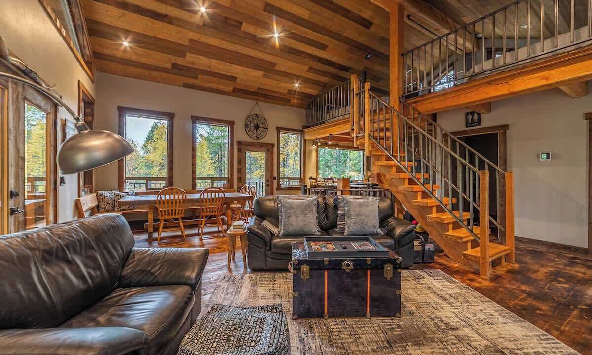 Photo of Livingroom in Columbia Falls