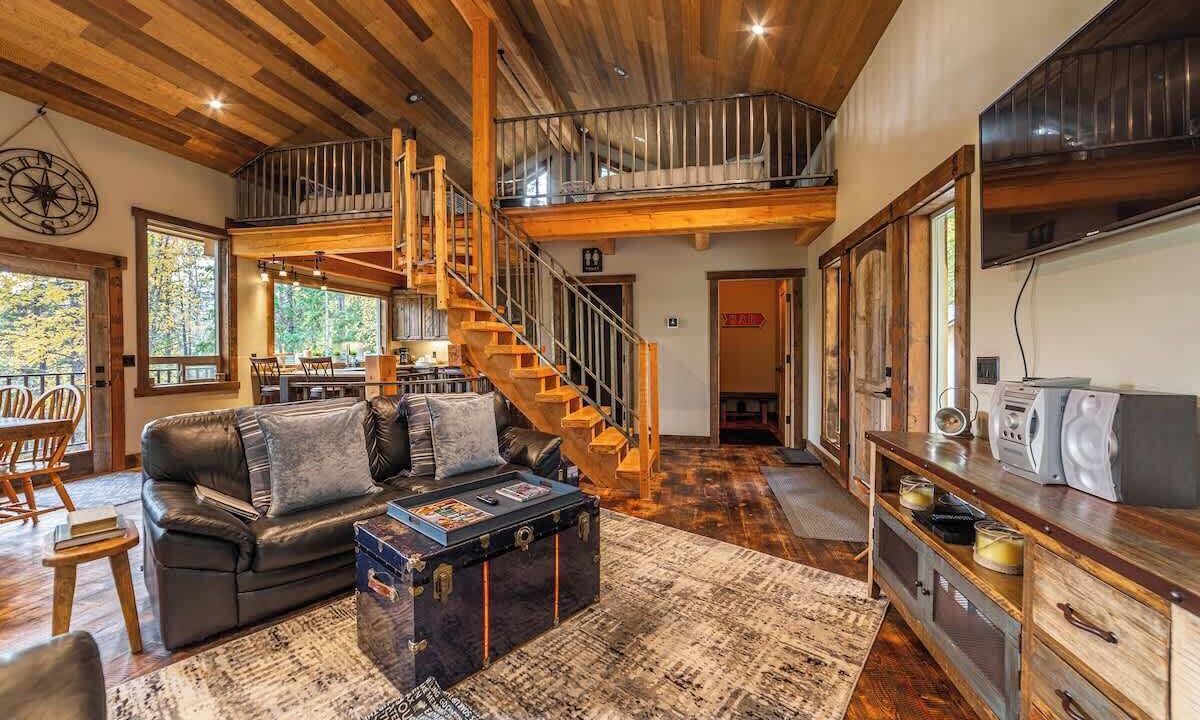 Photo of Livingroom in Columbia Falls