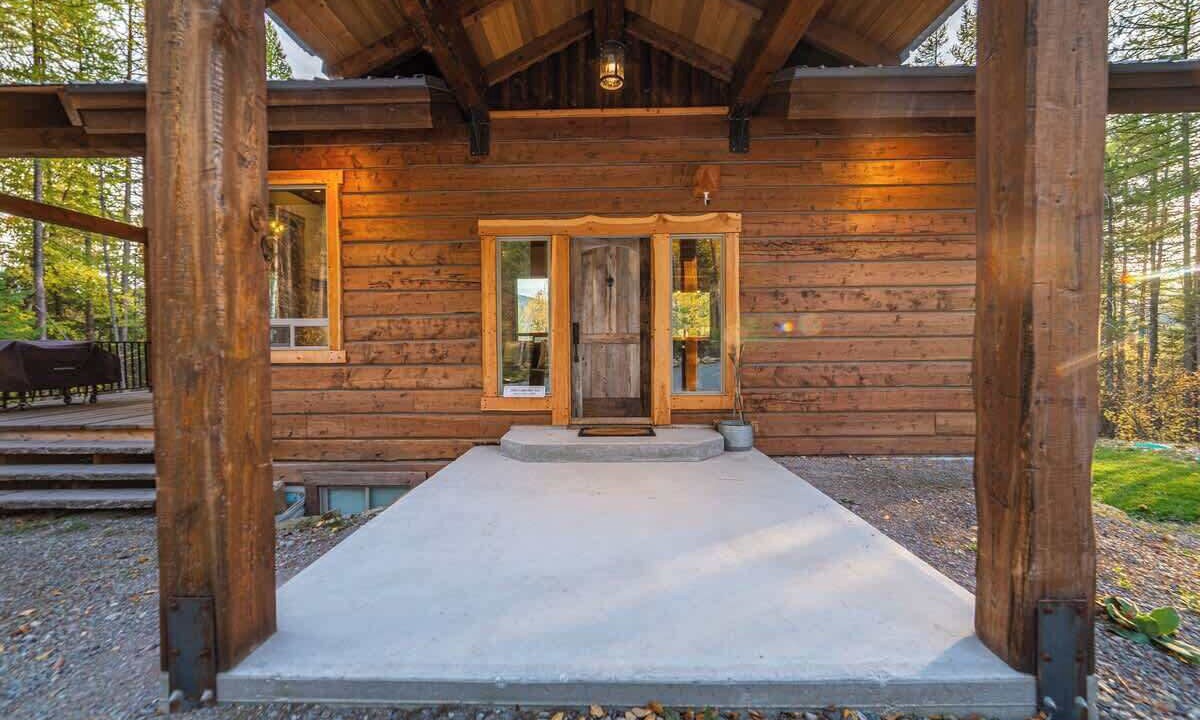 Photo of Patio Balcony in Columbia Falls