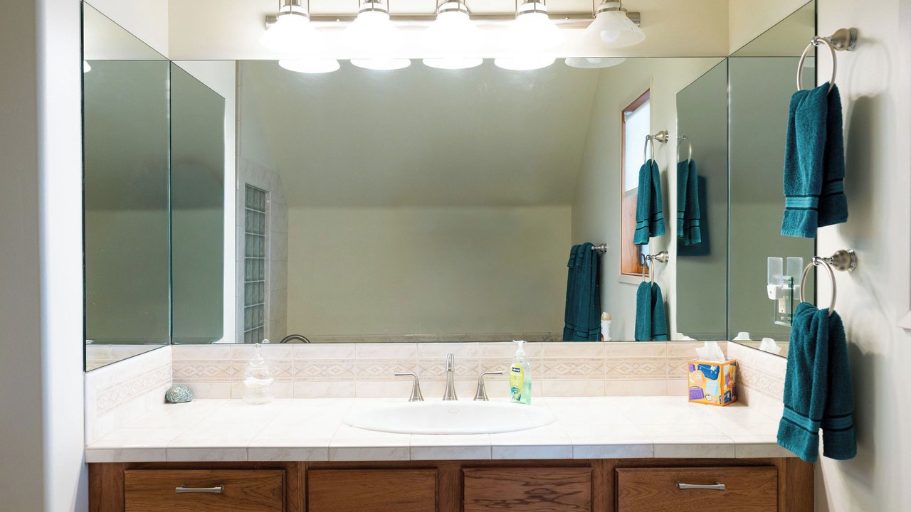 Photo of Bathroom in Lakeside