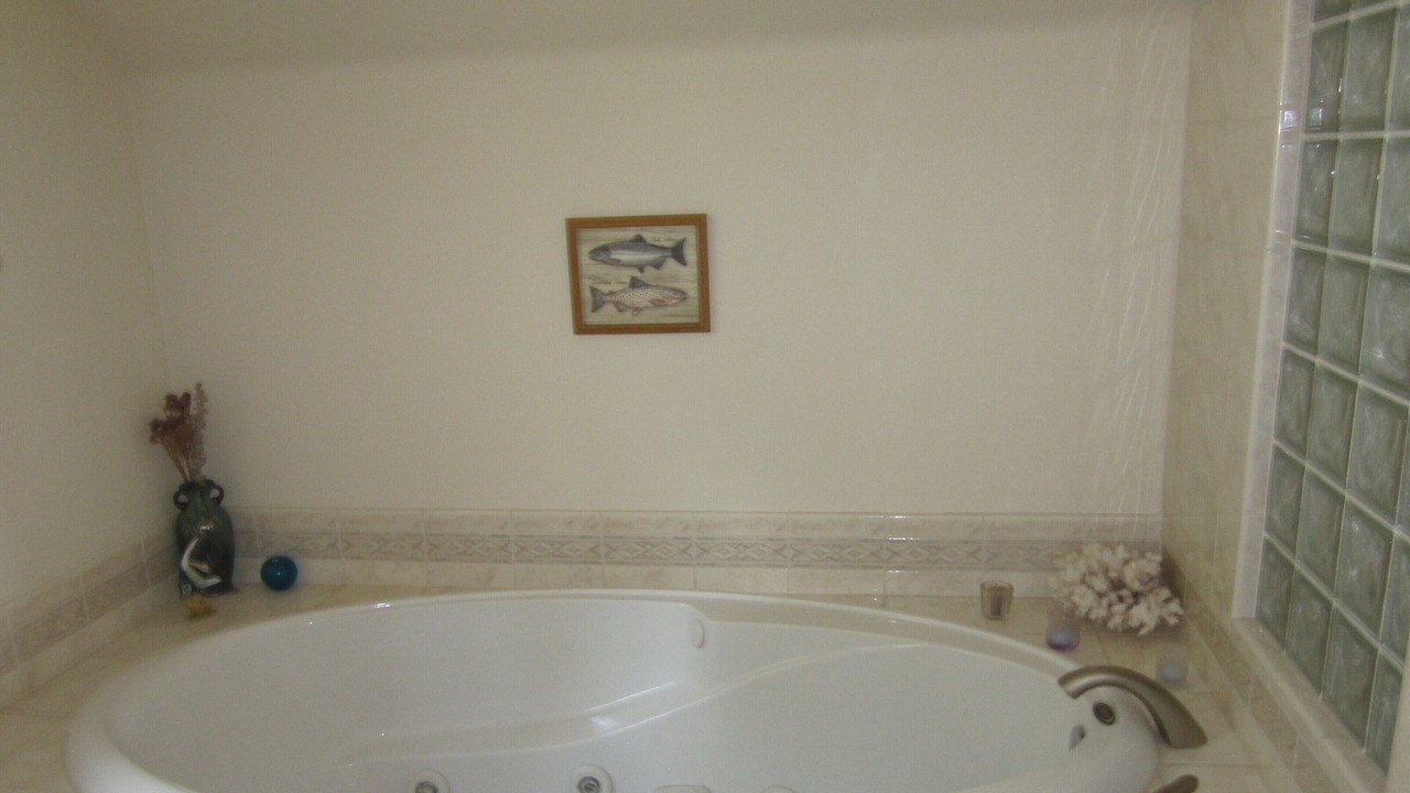 Photo of Bathroom in Lakeside