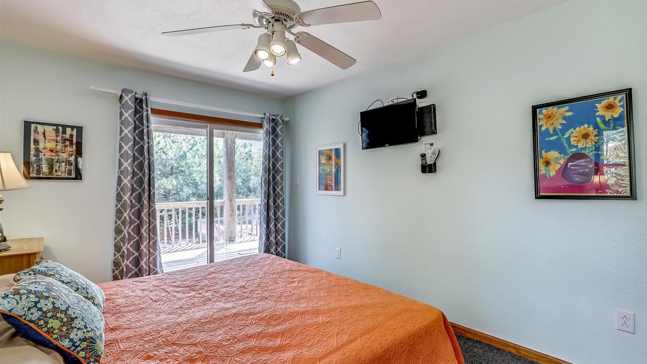 Photo of Bedroom in Whalehead Beach