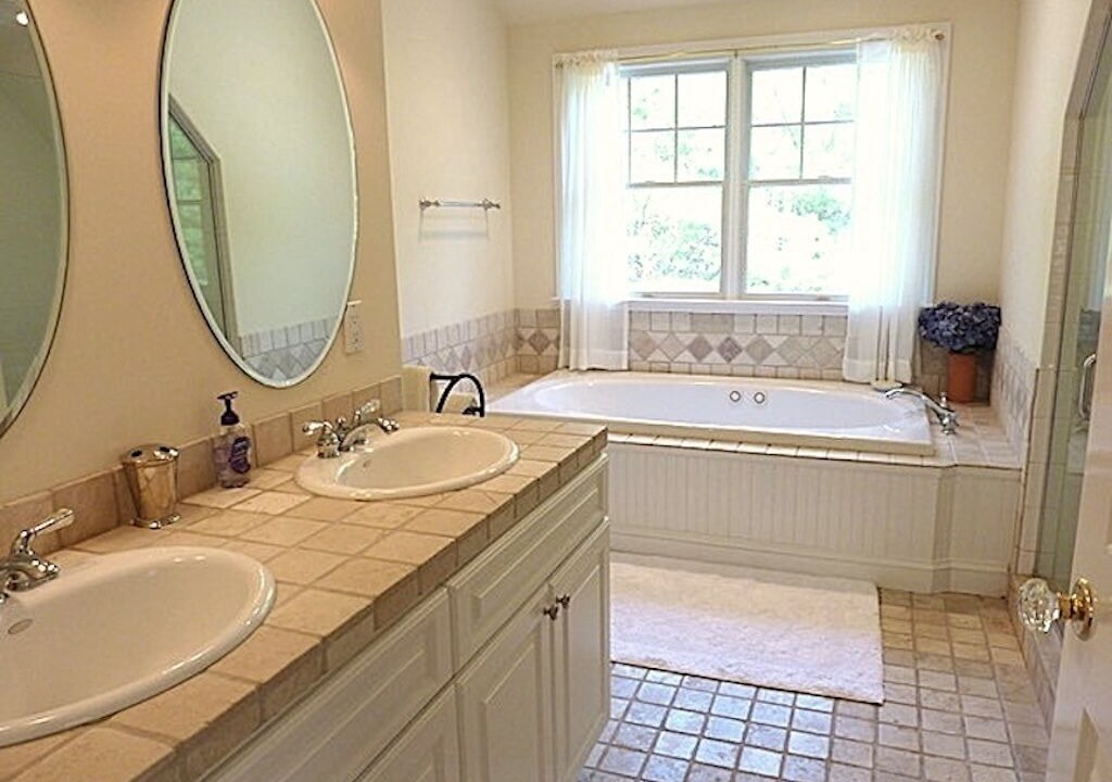Photo of Bathroom in Northwest Harbor
