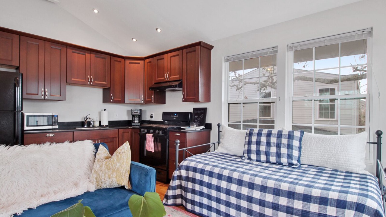 Photo of Bedroom in Freret