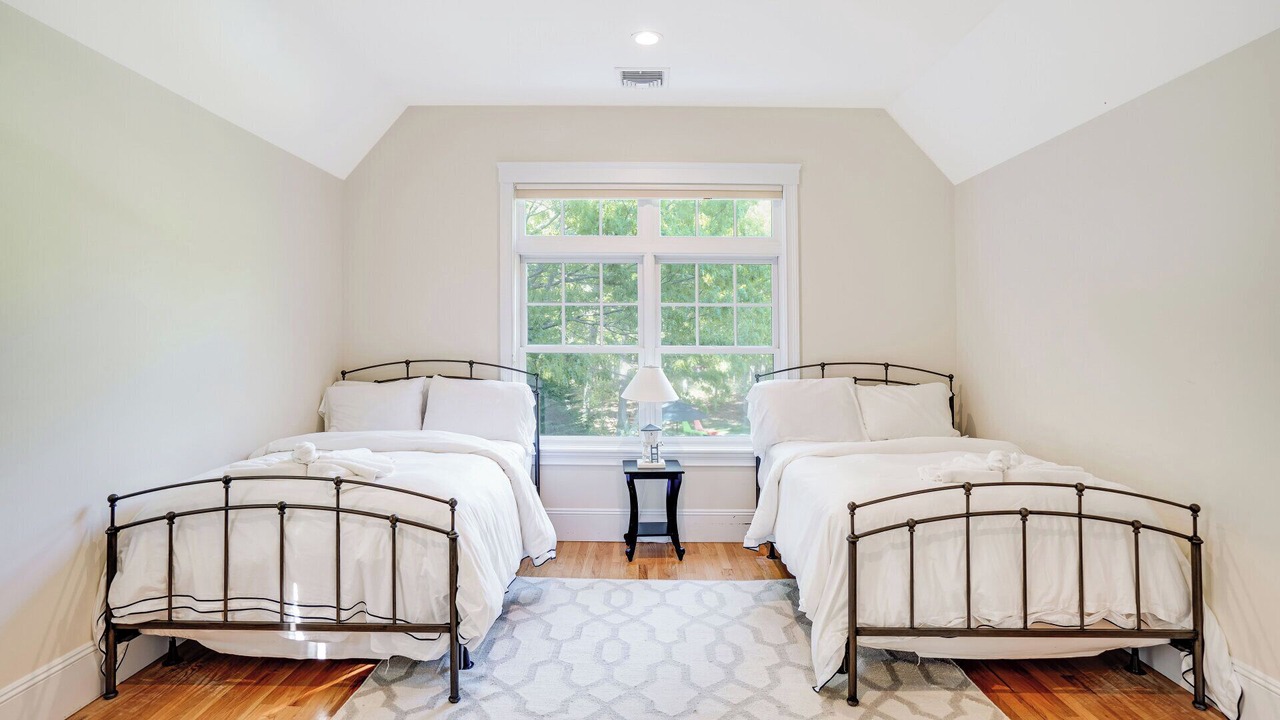 Photo of Bedroom in Wainscott Woods