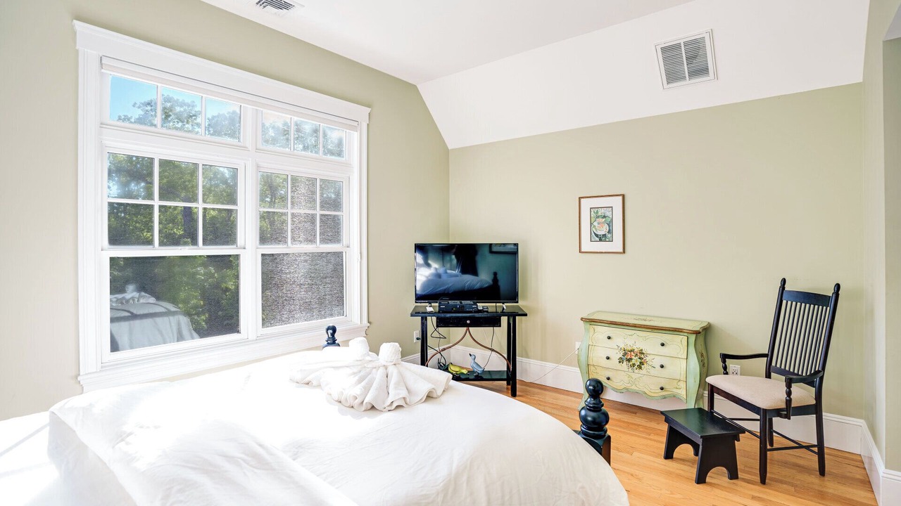 Photo of Bedroom in Wainscott Woods