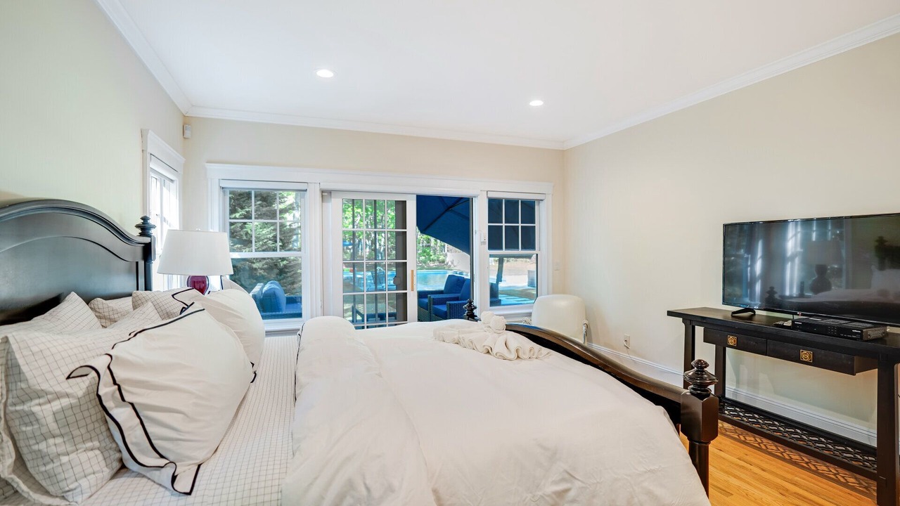 Photo of Bedroom in Wainscott Woods