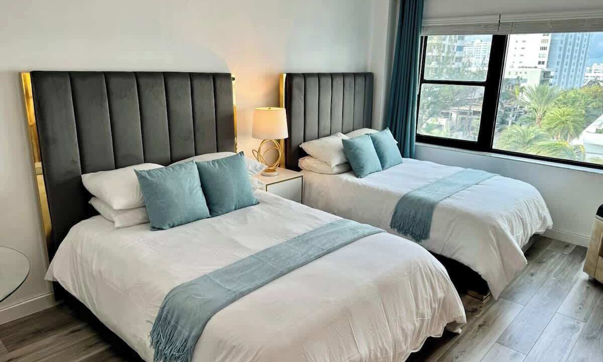 Photo of Bedroom in Mid Beach