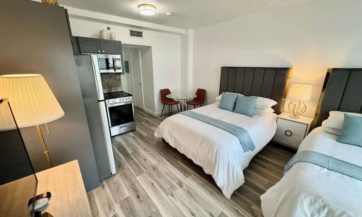 Photo of Bedroom in Mid Beach