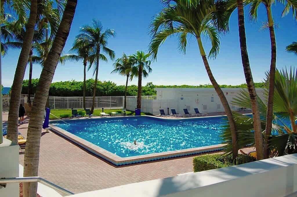 Photo of Outdoor in Mid Beach
