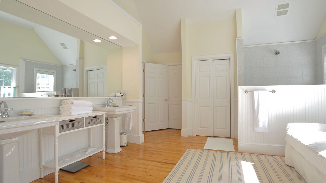 Photo of Bathroom in Roxbury