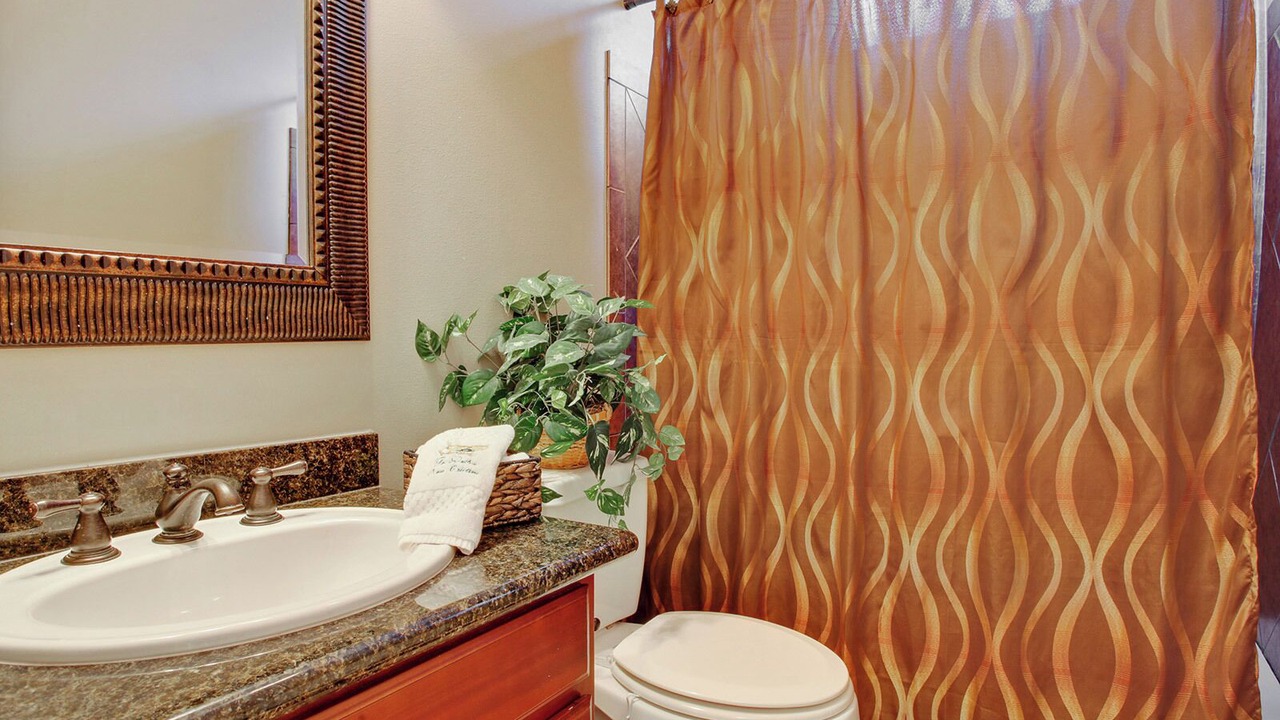 Photo of Bathroom in Irish Channel