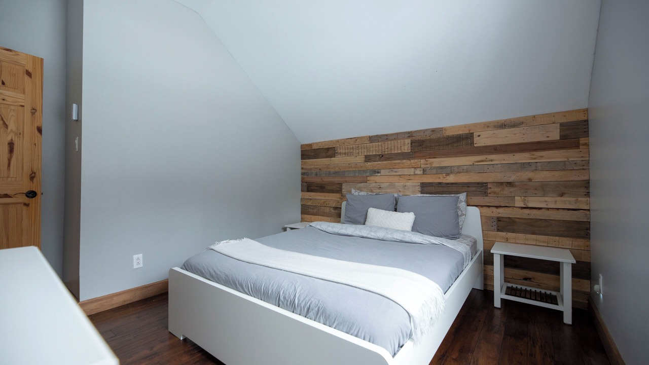 Photo of Bedroom in St-Adolphe-d'Howard