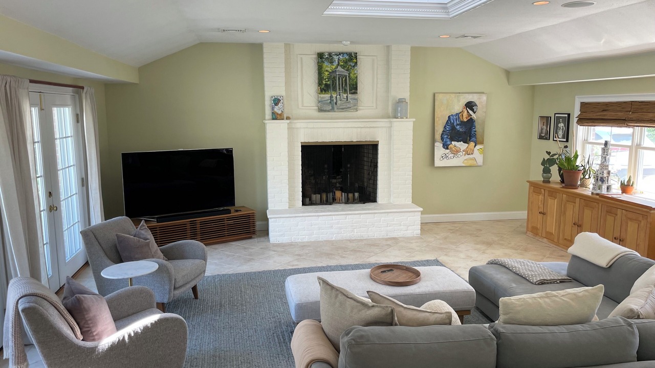 Photo of Livingroom in Bedford