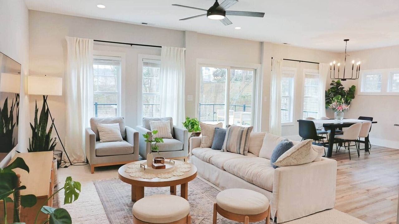 Photo of Livingroom in Huntersville