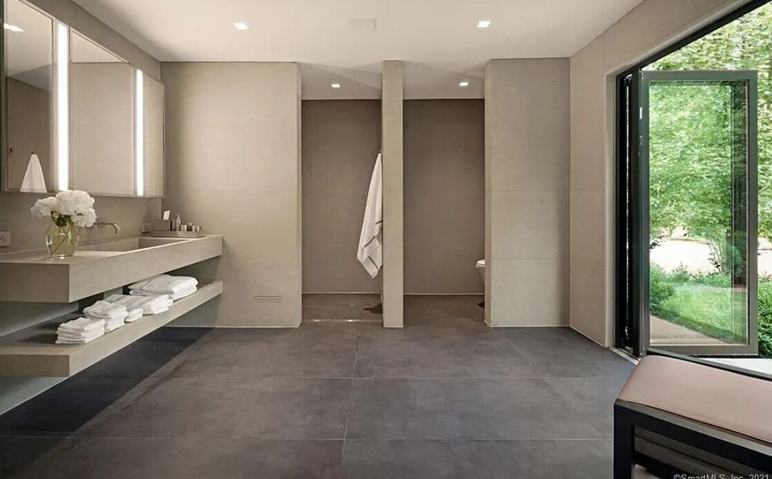 Photo of Bathroom in Redding Ridge