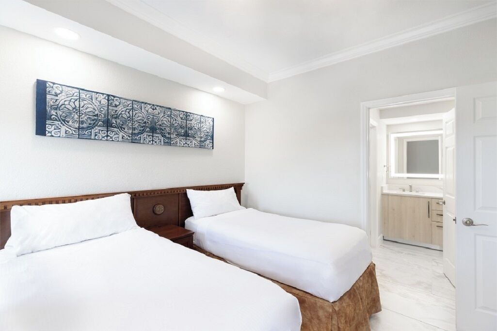 Photo of Bedroom in Florida Center