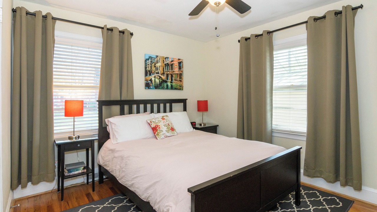 Photo of Bedroom in Plaza Midwood