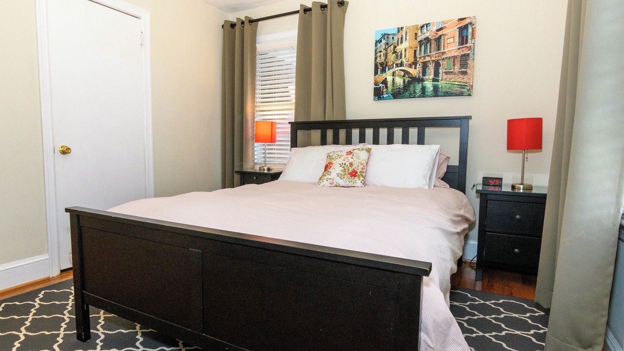 Photo of Bedroom in Plaza Midwood
