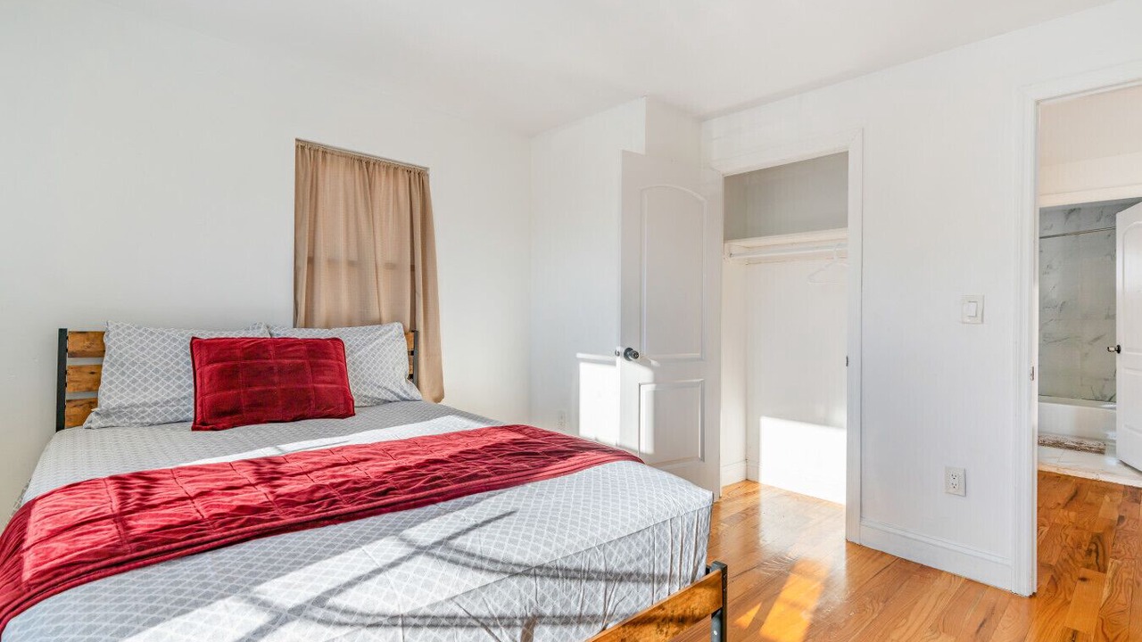 Photo of Bedroom in Hempstead