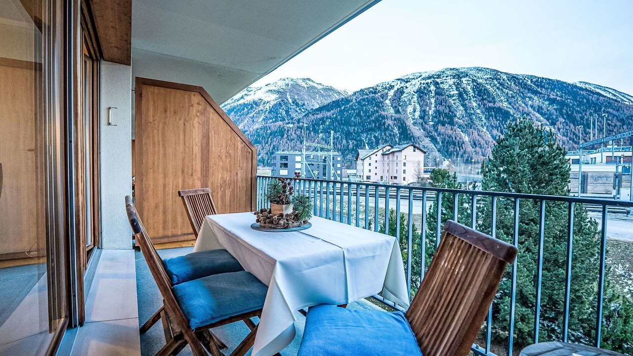 Photo of Outdoor in Samedan