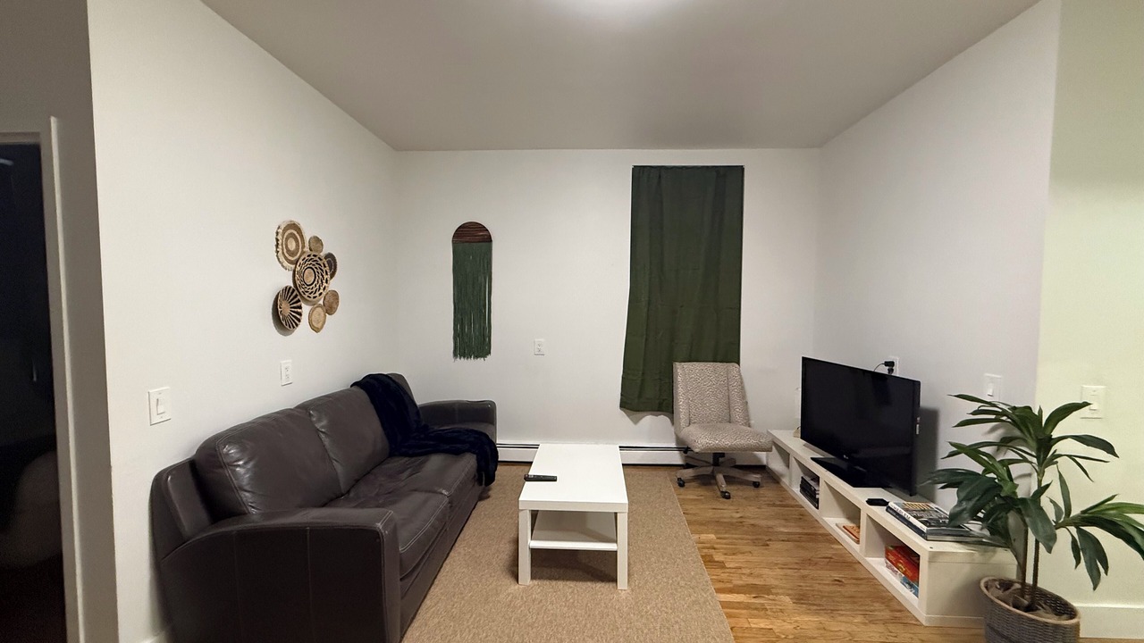Photo of Livingroom in Manhattan Valley