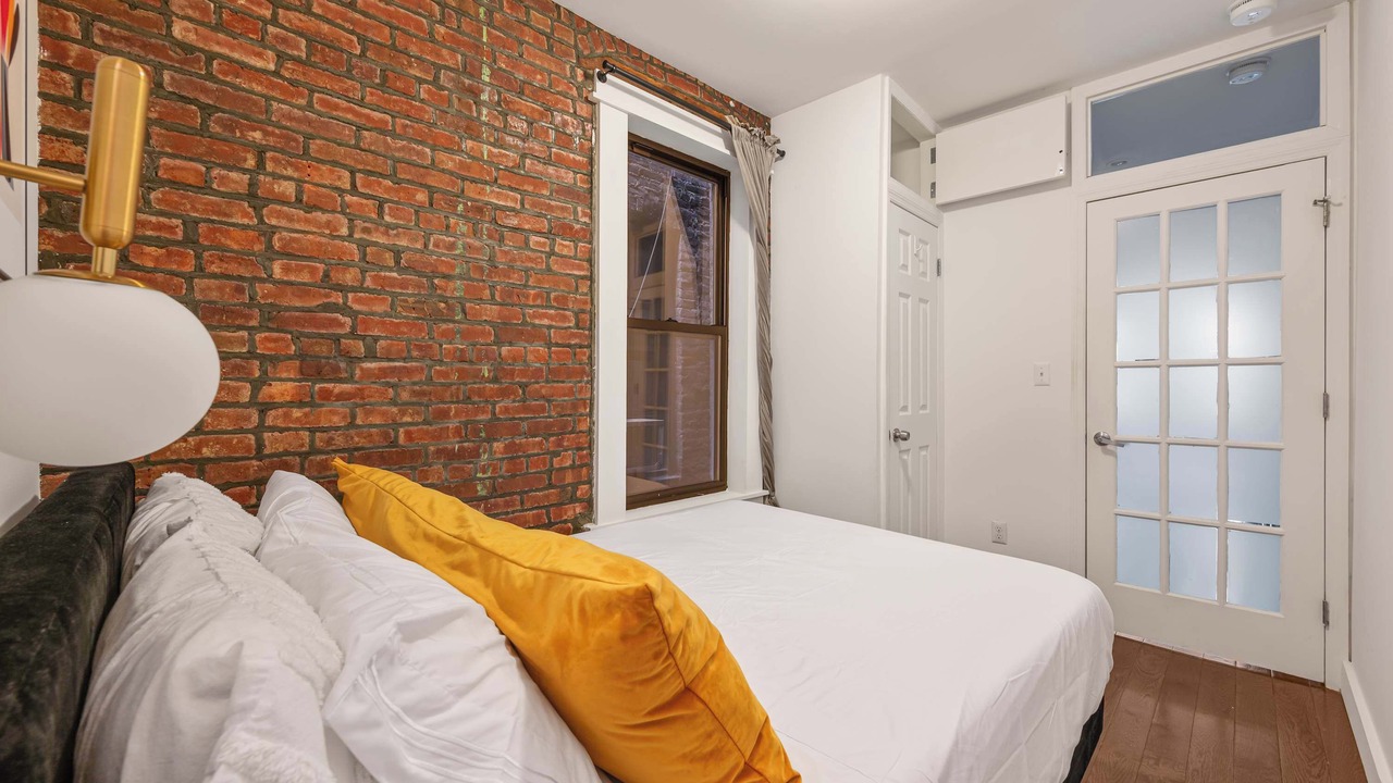 Photo of Bedroom in Chinatown