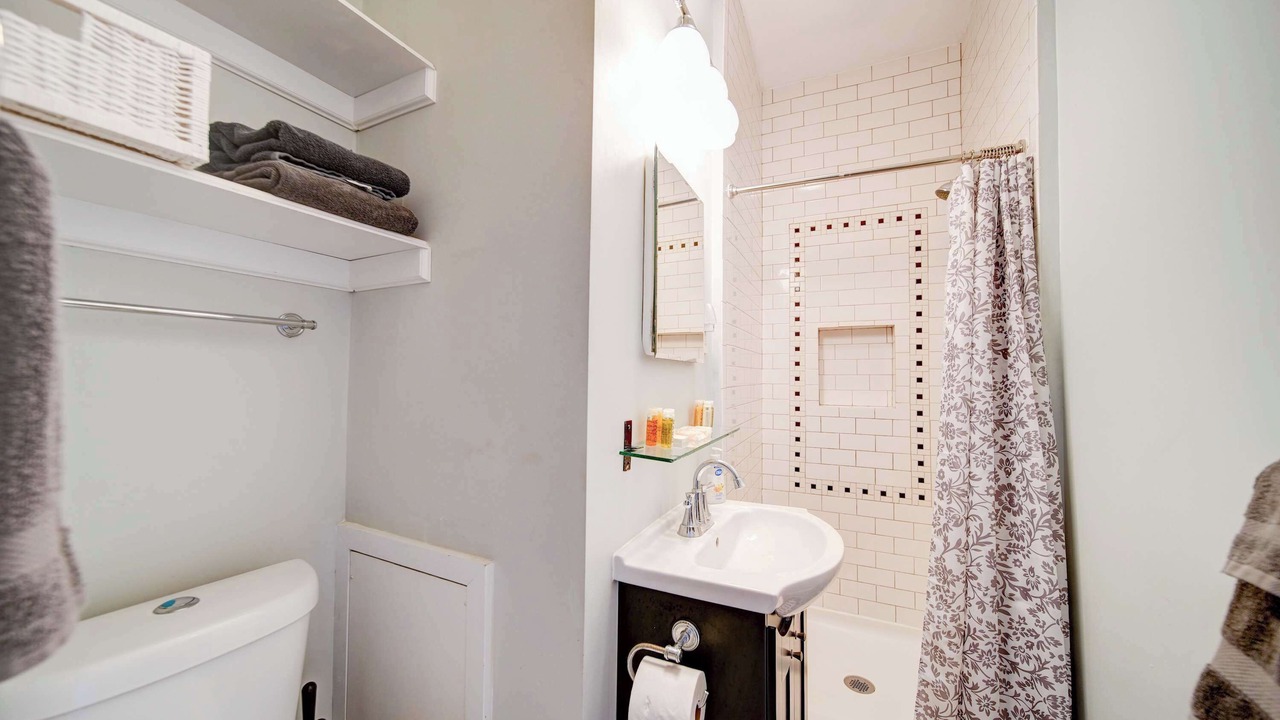 Photo of Bathroom in Cherry